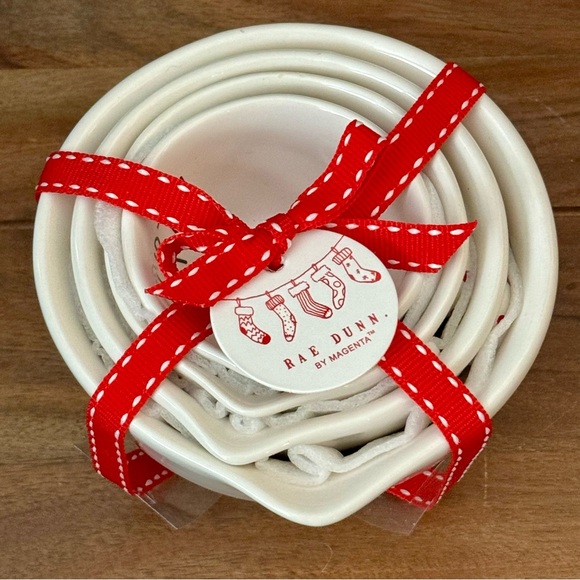 Rae Dunn Candy Canes Christmas Measuring Cup Set - Picture 9 of 10